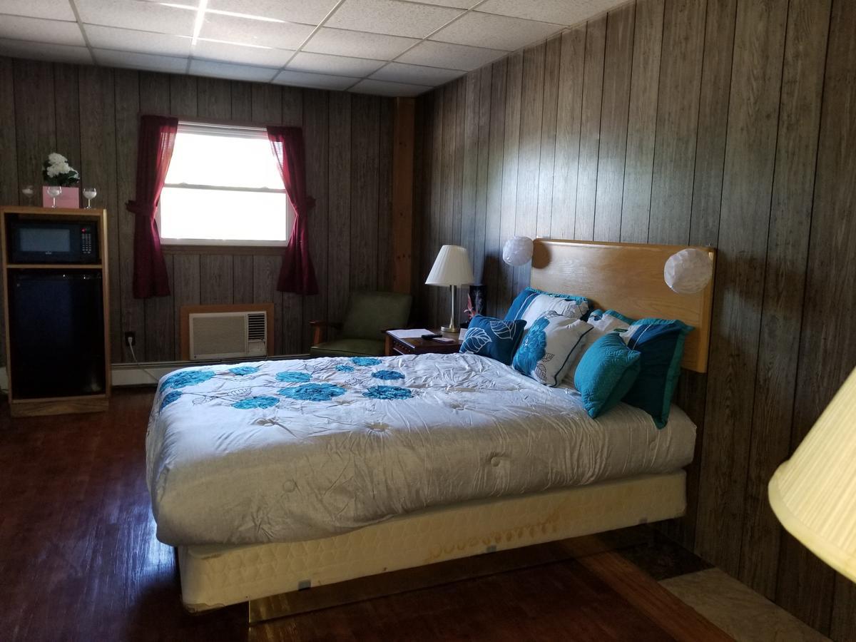 Pittsfield Motor Inn Exterior foto